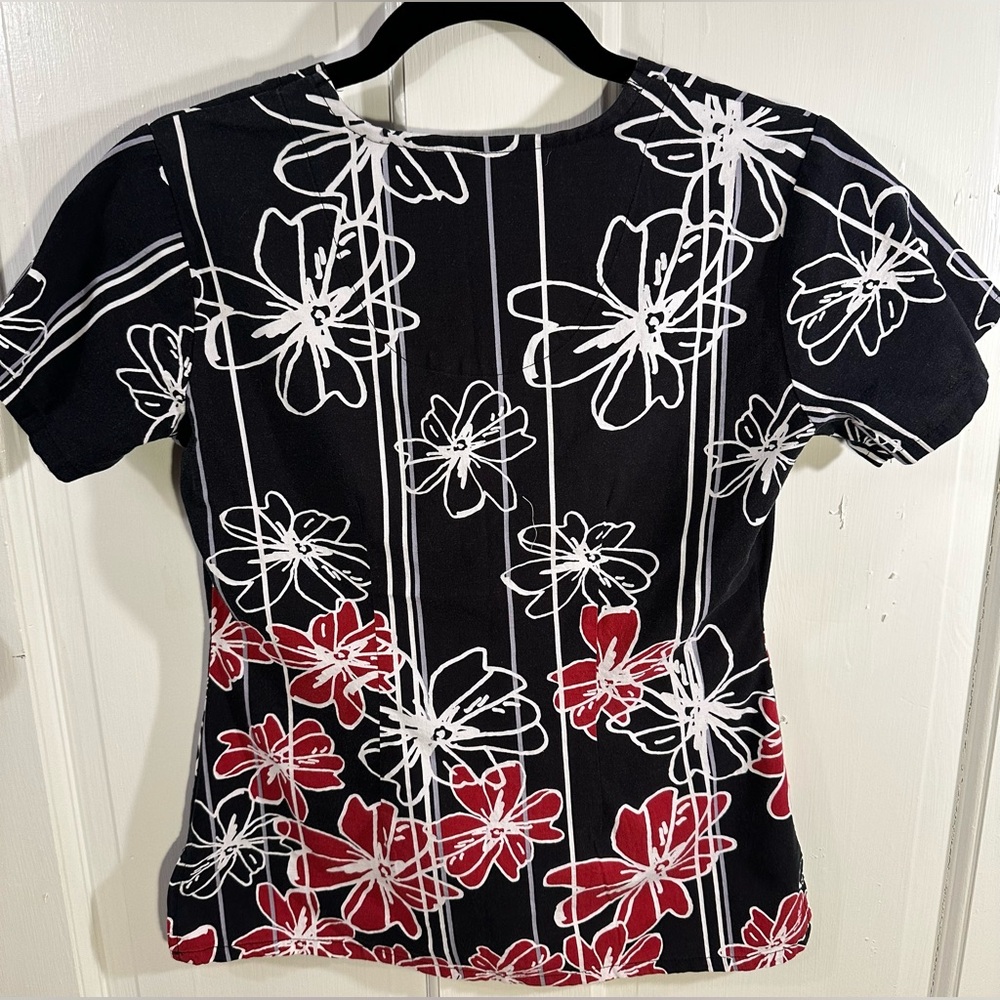 Grey’s Anatomy By Barco Signature Short Sleeve Scrub Top Floral Women’s Size XS - Picture 9 of 11